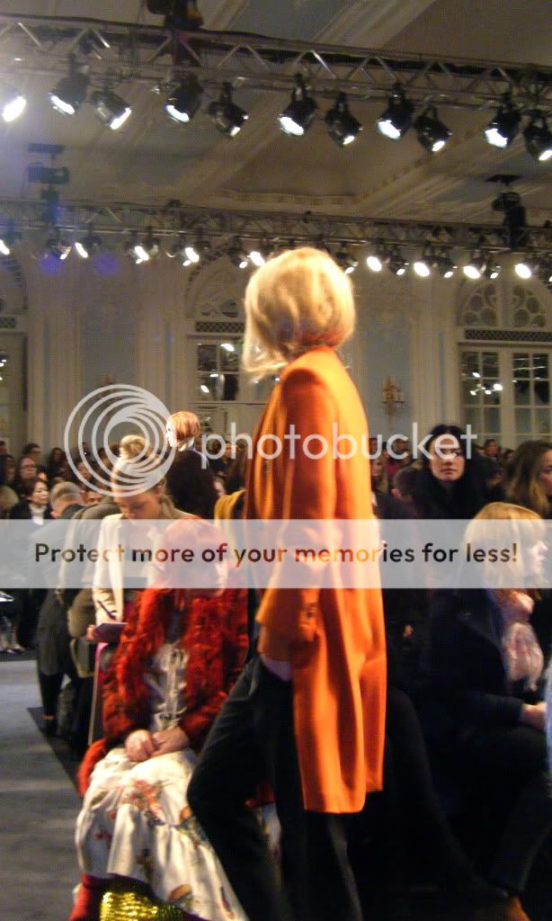 SAMANTHA ON STYLE - Samantha Sa...